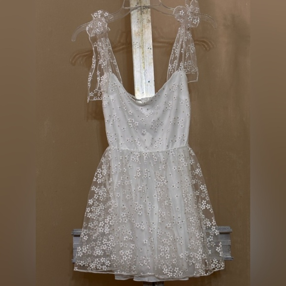 Lucy in the Sky White Floral Lace Dress Sz Small
